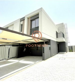 5 bedrooms Villa in Dubai, UAE No. 24560