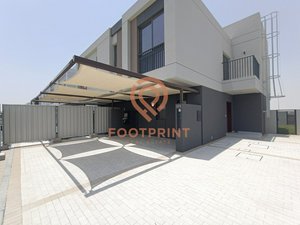 3 bedrooms Townhouse in Dubai, UAE No. 24562