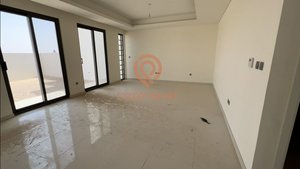5 bedrooms Townhouse in Dubai, UAE No. 24575