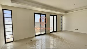 5 bedrooms Townhouse in Dubai, UAE No. 24576