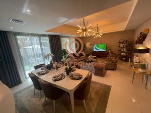 4 bedrooms Townhouse in Dubai, UAE No. 24578