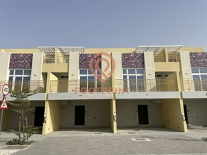 3 bedrooms Villa in Dubai, UAE No. 24592