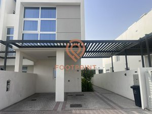 3 bedrooms Townhouse in Dubai, UAE No. 24615
