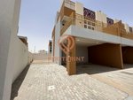 4 bedrooms Townhouse in Dubai, UAE No. 24621 - Image 2