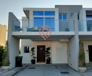 3 bedrooms Townhouse in Dubai, UAE No. 24680
