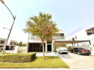 6 bedrooms Villa in Dubai, UAE No. 24694