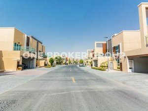 4 bedrooms Villa in Al Barsha, UAE No. 258