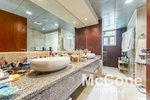 4 bedrooms Villa in Jumeirah Islands, UAE No. 25947 - Image 11