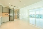 1 bedroom Apartment in Dubai, UAE No. 2642 - apartment in Dubai