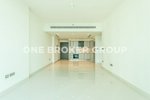 1 bedroom Apartment in Dubai, UAE No. 2642 - Image 2
