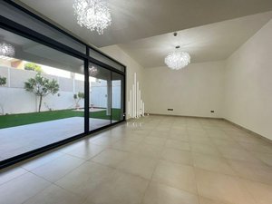 5 bedrooms Villa in Yas Island, UAE No. 26851