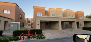 4 bedrooms Townhouse in Dubai Land, UAE No. 2704
