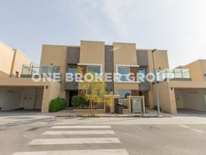3 bedrooms Villa in Al Barsha, UAE No. 271