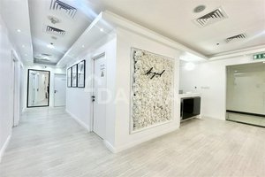 1 room Office in Business Bay, UAE No. 27607