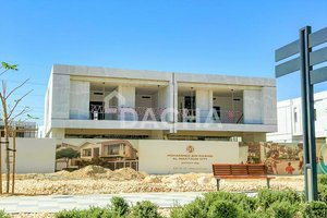4 bedrooms Townhouse in Dubai, UAE No. 27930