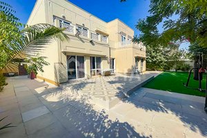 5 bedrooms Villa in Meadows, UAE No. 27933