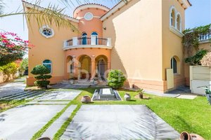 5 bedrooms Villa in Jumeirah Park, UAE No. 27953