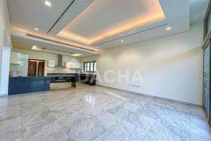 4 bedrooms Villa in Dubai, UAE No. 27966