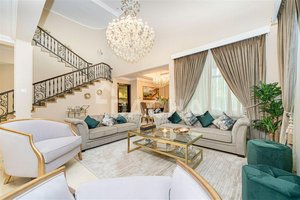 4 bedrooms Villa in Dubai, UAE No. 27982