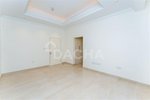5 bedrooms Villa in Dubai, UAE No. 27998 - Image 20