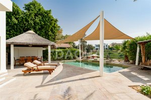 4 bedrooms Villa in Dubai, UAE No. 28000