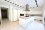 4 bedrooms Villa in Al Barari, UAE No. 28008 - Image 2