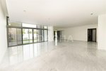 5 bedrooms Villa in Dubai, UAE No. 28010 - Image 2