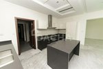 5 bedrooms Villa in Dubai, UAE No. 28010 - Image 8