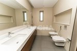 5 bedrooms Villa in Dubai, UAE No. 28010 - Image 11