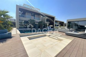 5 bedrooms Villa in Al Barari, UAE No. 28021