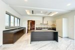 6 bedrooms Villa in Dubai, UAE No. 28029 - Image 2