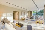 6 bedrooms Villa in Emirates Hills, UAE No. 28031 - Image 3