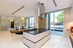 6 bedrooms Villa in Emirates Hills, UAE No. 28031 - Image 8
