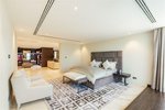6 bedrooms Villa in Emirates Hills, UAE No. 28031 - Image 15
