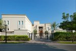 8 bedrooms Villa in Emirates Hills, UAE No. 28040 - Image 2