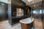 7 bedrooms Villa in Dubai, UAE No. 28042 - Image 9