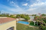4 bedrooms Villa in Jumeirah Park, UAE No. 28455 - villa in Dubai