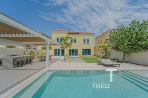 3 bedrooms Villa in Jumeirah Park, UAE No. 28463