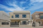 5 bedrooms Villa in Jumeirah Park, UAE No. 28474 - villa in Dubai