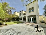 3 bedrooms Villa in Jumeirah Park, UAE No. 28518 - villa in Dubai