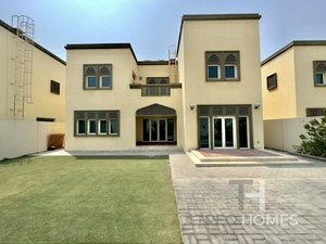 3 bedrooms Villa in Jumeirah Park, UAE No. 28522