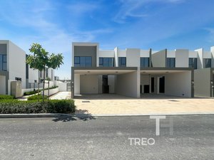 4 bedrooms Townhouse in Dubai Land, UAE No. 28581