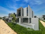 4 bedrooms Townhouse in Dubai Land, UAE No. 28581 - Image 2