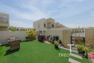 4 bedrooms Townhouse in Town Square, UAE No. 28601