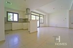 3 bedrooms Townhouse in Town Square, UAE No. 28615 - Image 5