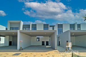 3 bedrooms Townhouse in Dubai Land, UAE No. 28626