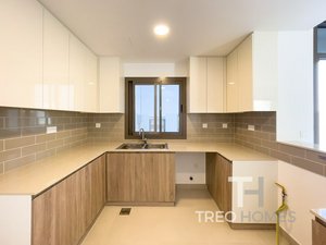3 bedrooms Townhouse in Town Square, UAE No. 28632