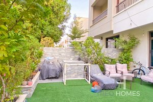 3 bedrooms Townhouse in Town Square, UAE No. 28636