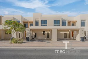 3 bedrooms Townhouse in Town Square, UAE No. 28638