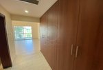4 bedrooms Villa in Abu Dhabi, UAE No. 29111 - Image 11